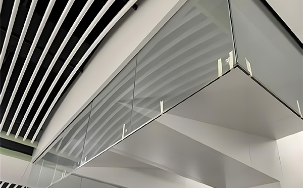 天水玻璃挡烟垂壁