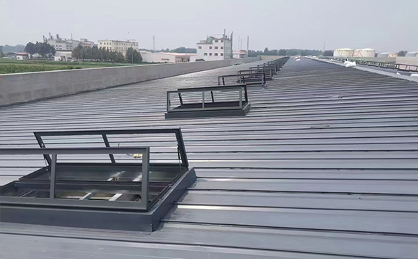 某中学室内体育馆天水排烟窗改造项目