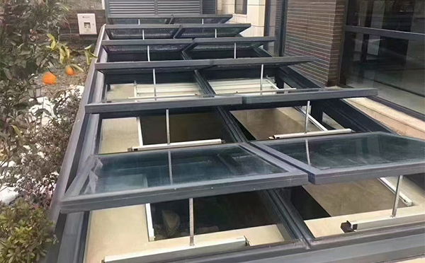 某轨道交通车辆维修车间天水排烟窗应用