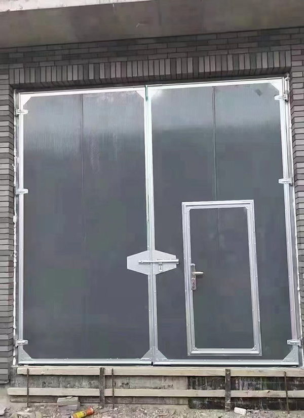 天水工业平开门在大型设备制造车间的应用实例